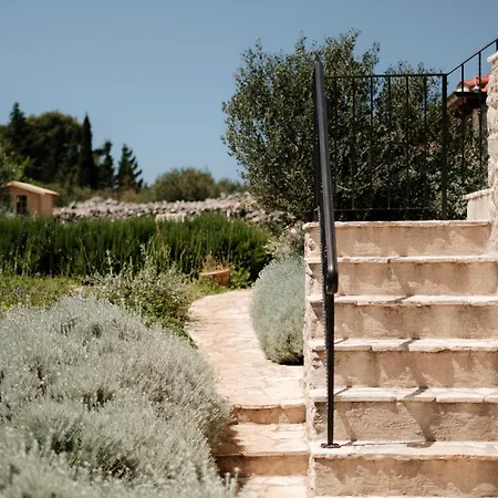 Вилла Bliss Stone House In Hvar Gdinj